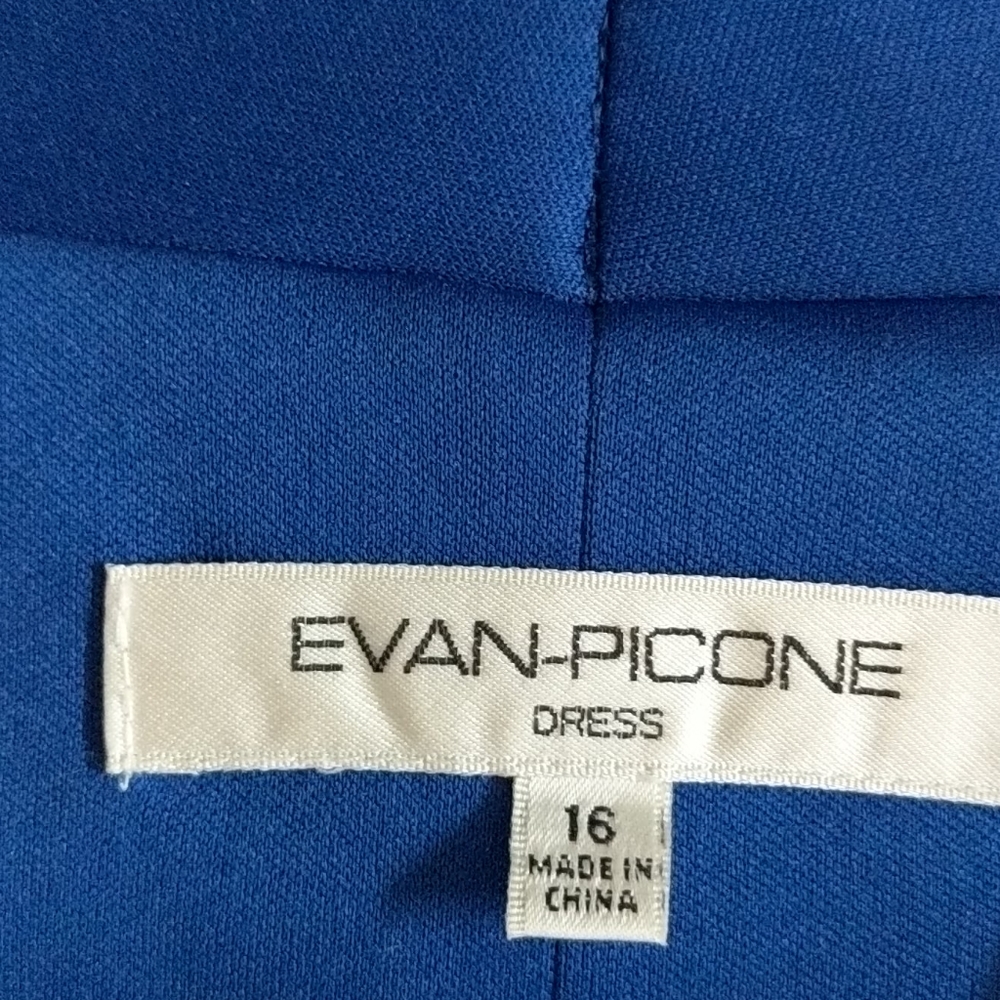Dress - Picture 2 of 2